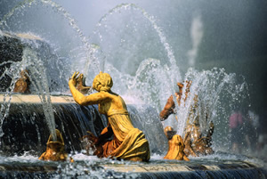 This photo of a fountain in Versailles was taken by a Newland Tours customer on the "Highlights of France" tour